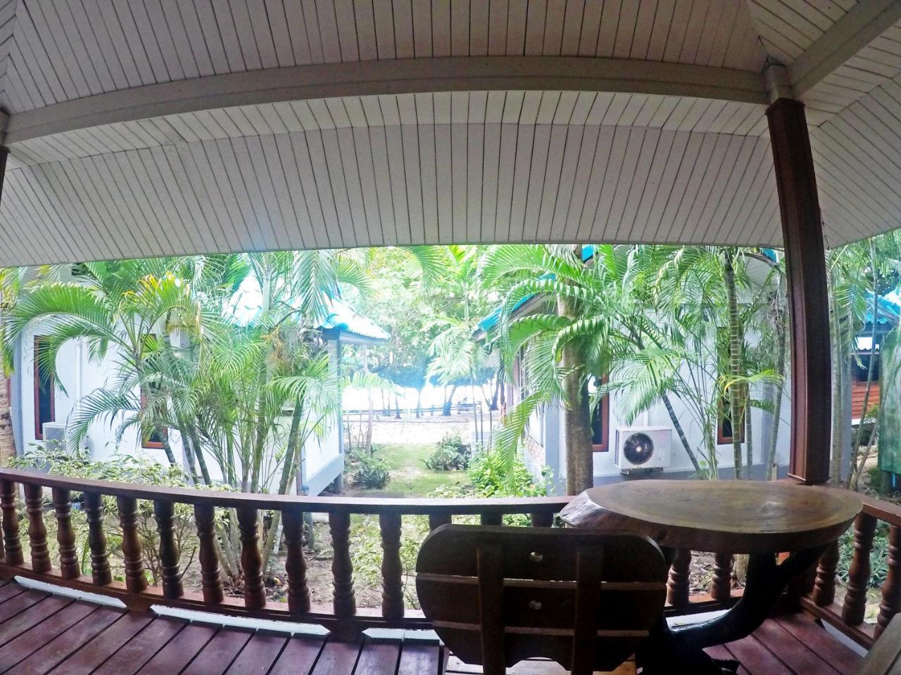Dolphin Bay Beach Resort Ko Pha Ngan Exterior photo