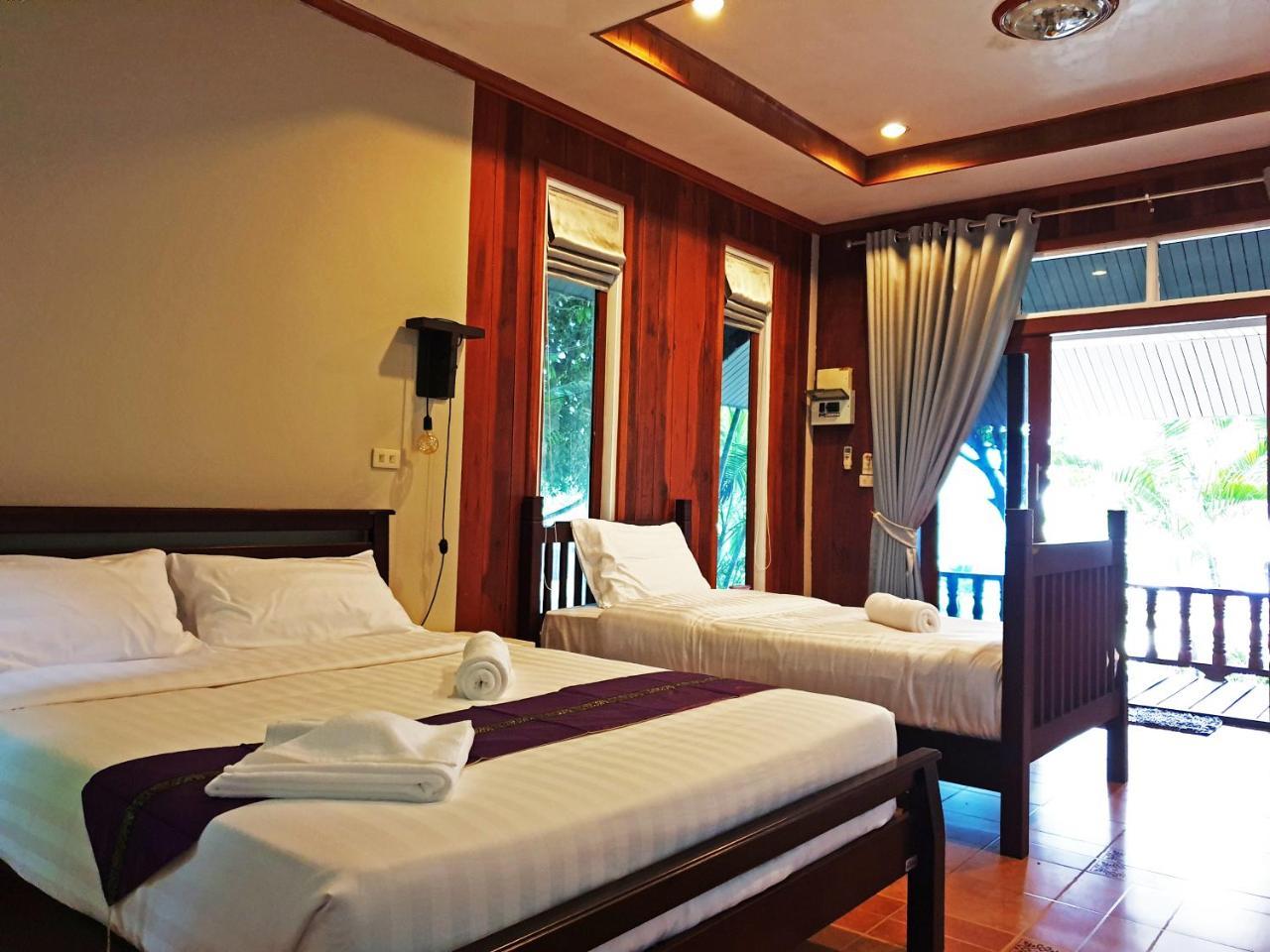 Dolphin Bay Beach Resort Ko Pha Ngan Exterior photo
