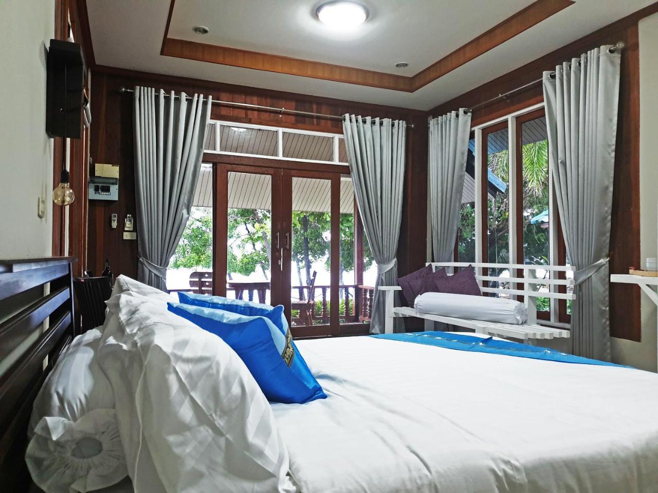 Dolphin Bay Beach Resort Ko Pha Ngan Exterior photo