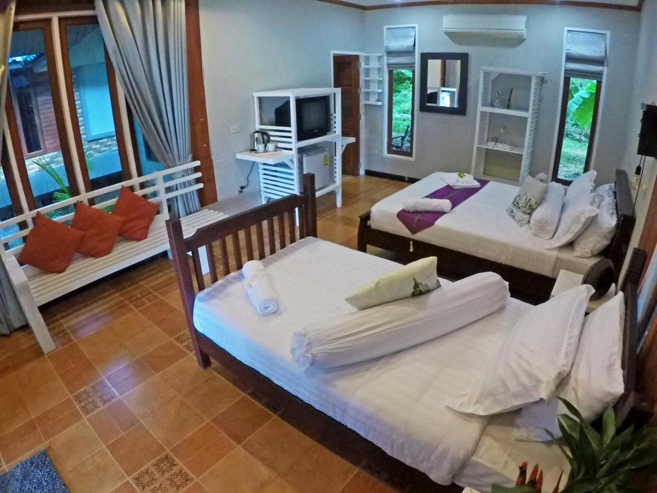 Dolphin Bay Beach Resort Ko Pha Ngan Exterior photo