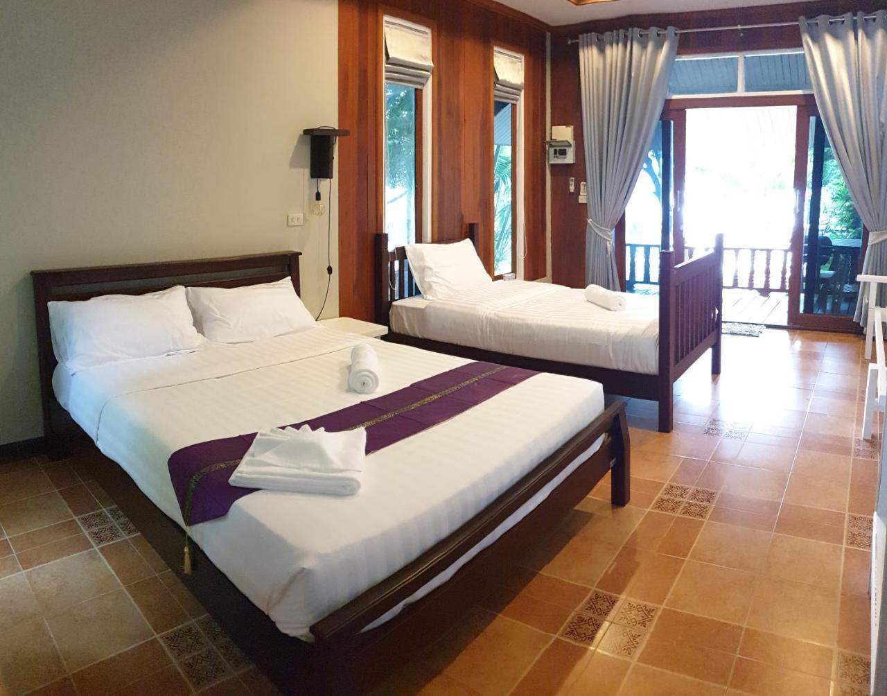 Dolphin Bay Beach Resort Ko Pha Ngan Exterior photo